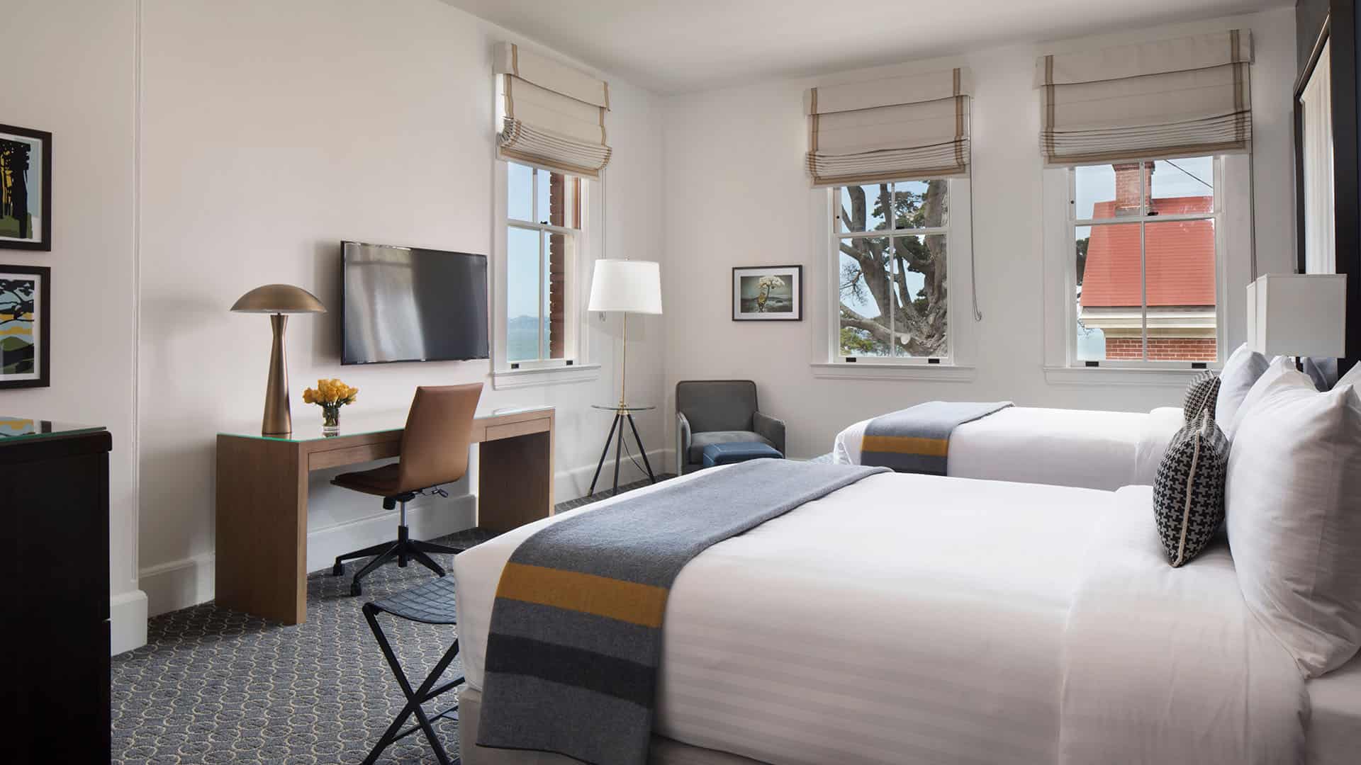 2 Queen Beds Room At Lodge at the Presidio