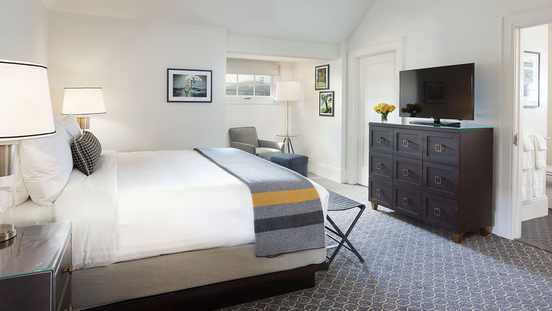 Deluxe King At Lodge at The Presidio