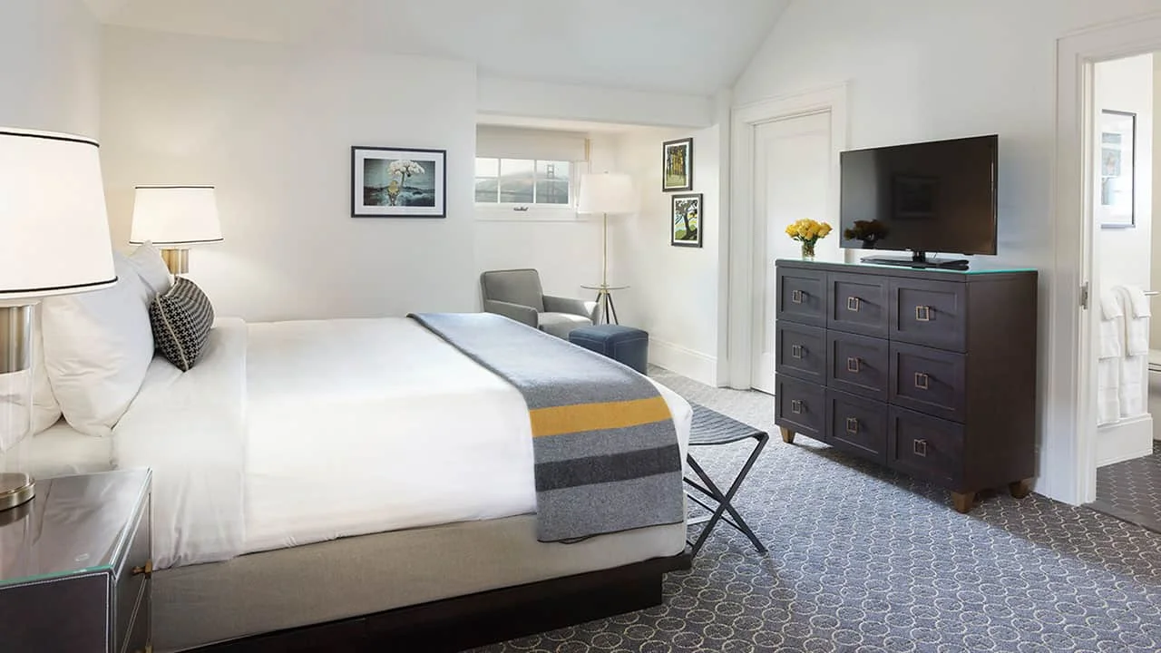Deluxe King At Lodge at The Presidio