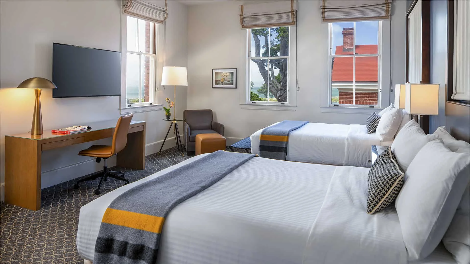 2 Queen Beds Room At Lodge at the Presidio