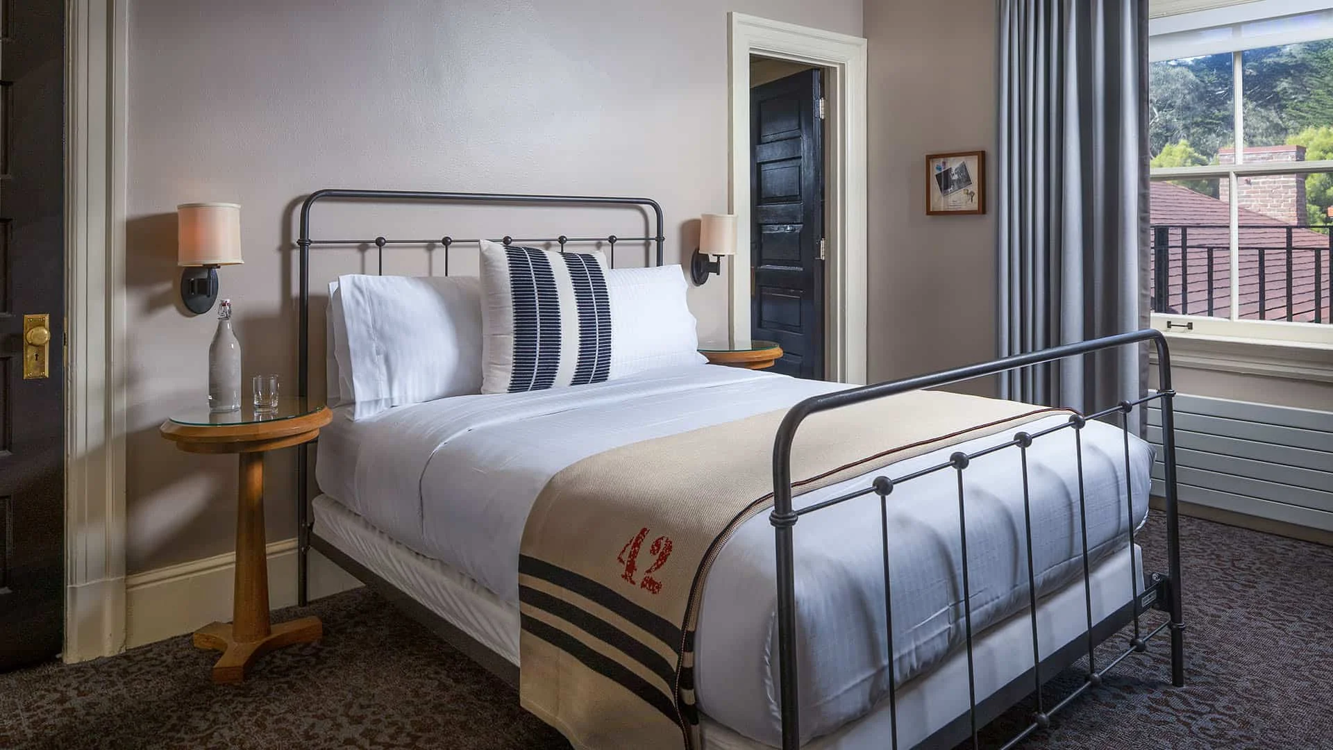 Classic Queen Suite at Inn at the Presidio